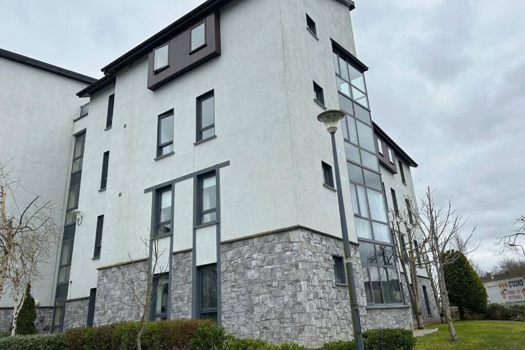 Entire Apartment , Centre Carrick on Shannon Kültér fotó